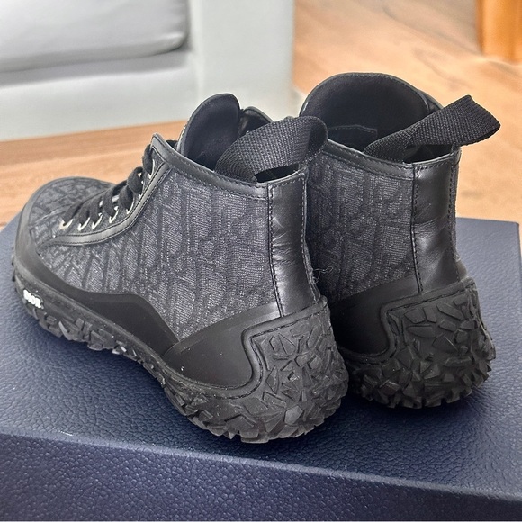 DIOR B28 HIGH BLACK/DARK GRAY SNEAKERS - Picture 8 of 11